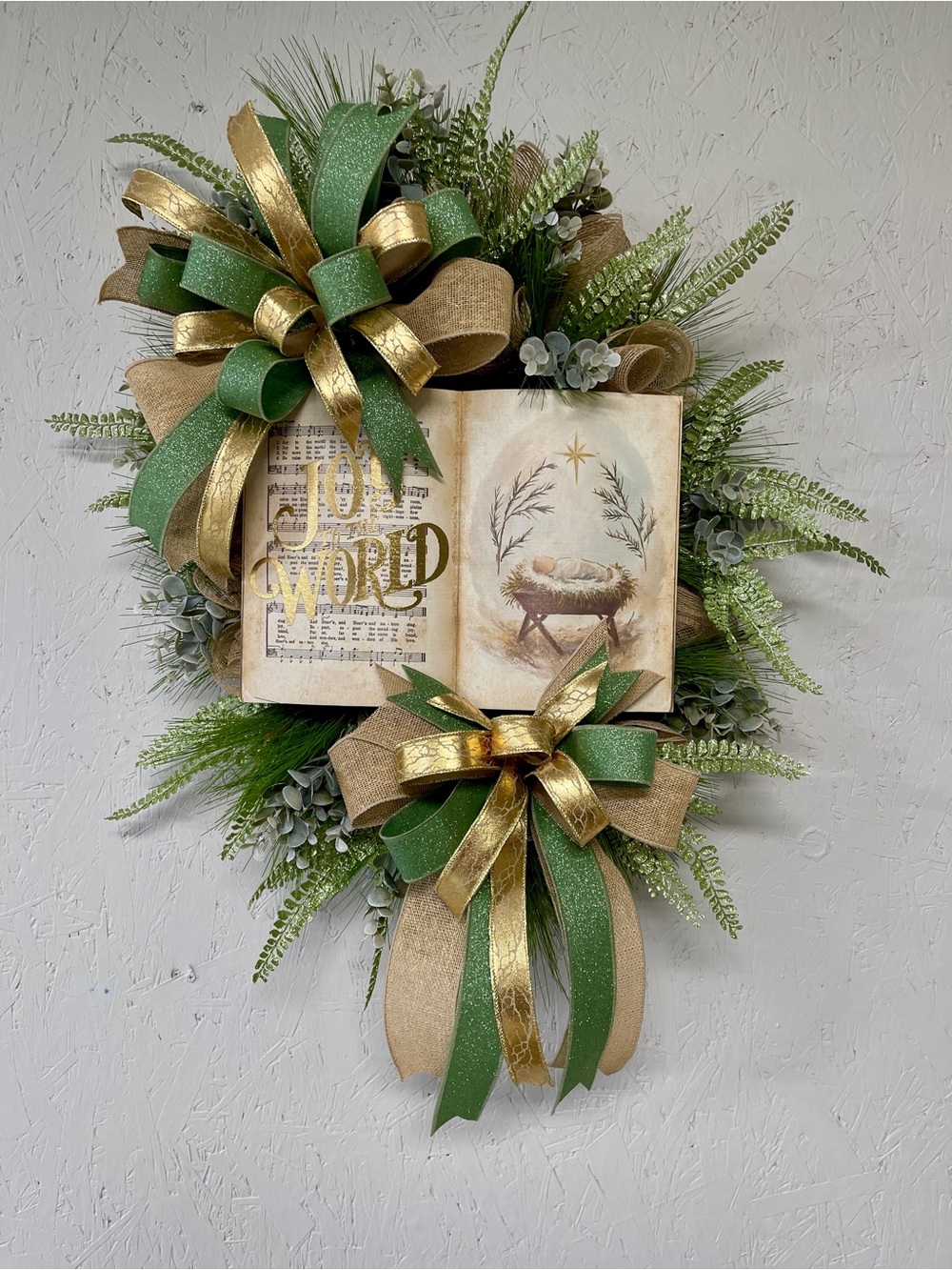 Holiday 'Joy to the World' Sage Green & Gold Decorative Wreath